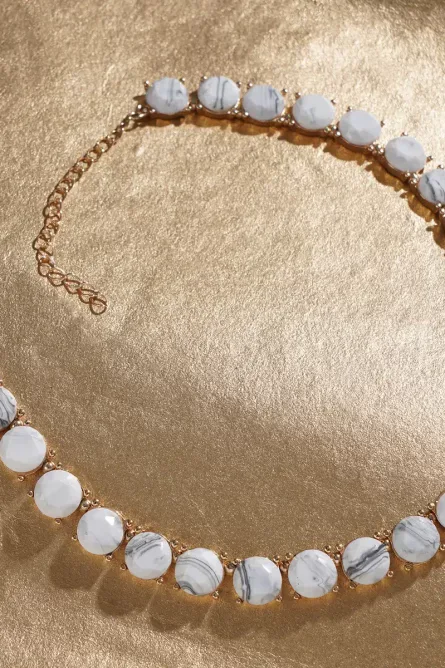 254 - White Resin Statement Necklace - Image 2