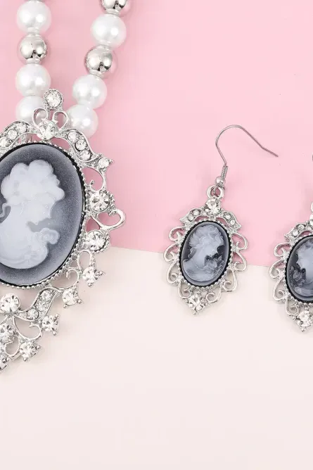 222 - Gray Cameo & Crystal Necklace and Earrings Set - Image 4